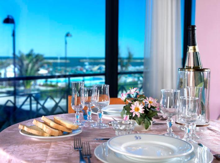 Hotel Diplomatic Bellaria-Igea Marina Esterno foto